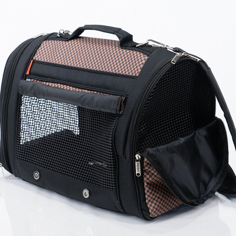 pet carrier